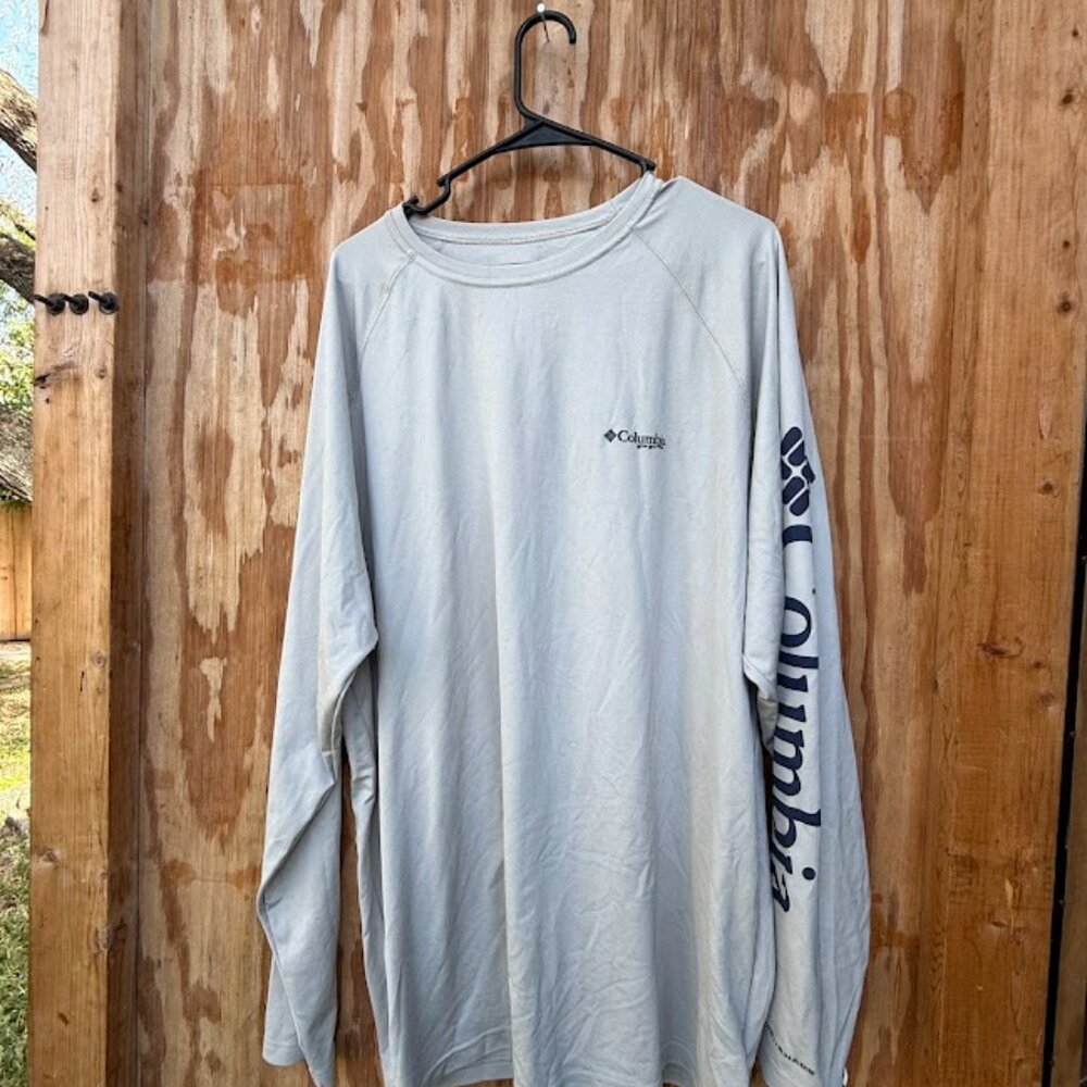 Columbia Sportswear Men's Grey Shirt